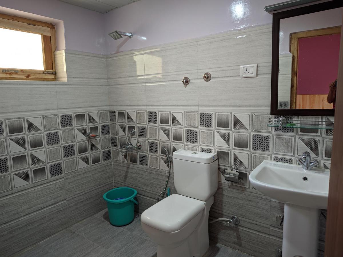 Chandan Guest House เลห์ ภายนอก รูปภาพ