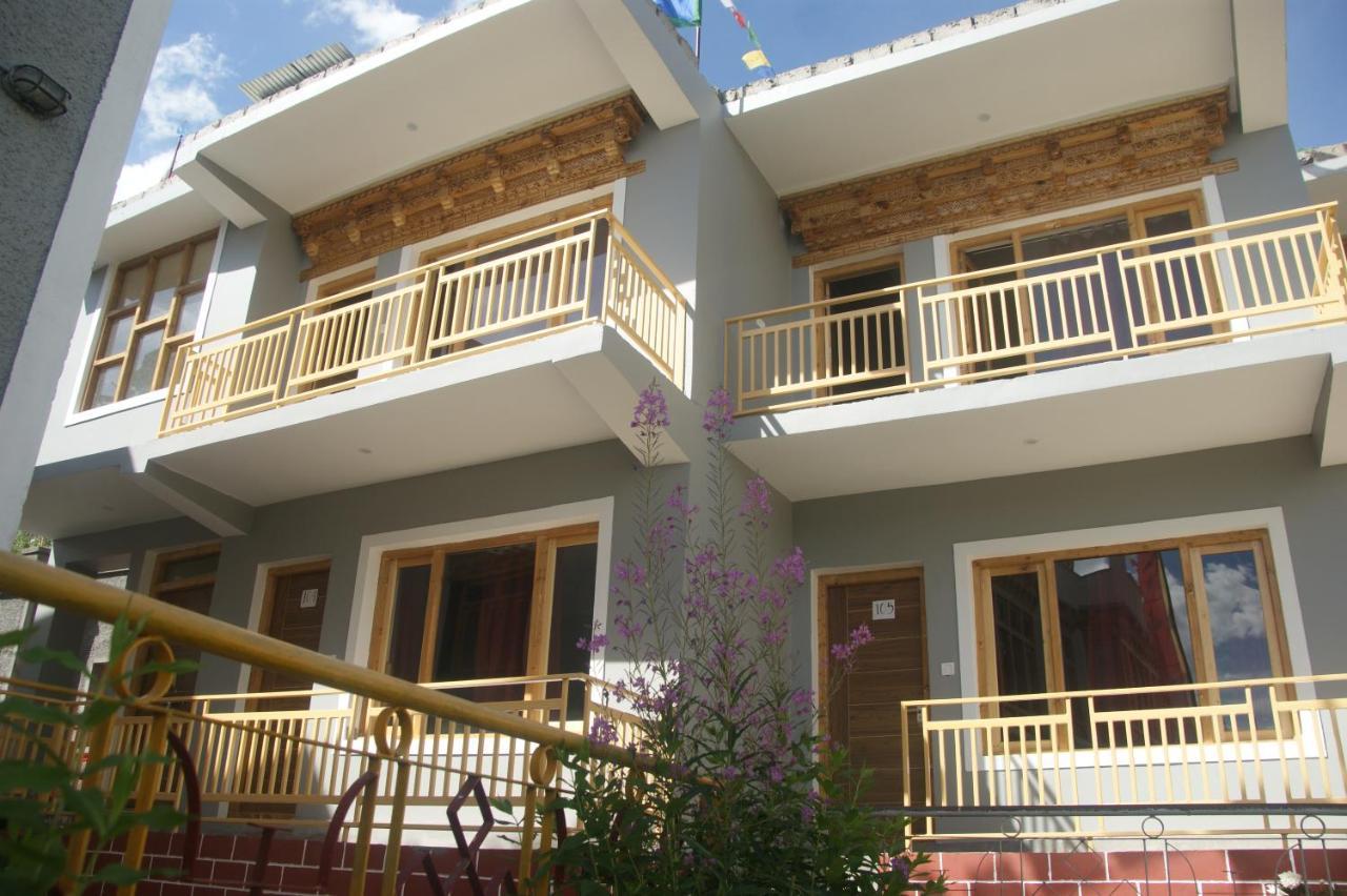 Chandan Guest House เลห์ ภายนอก รูปภาพ