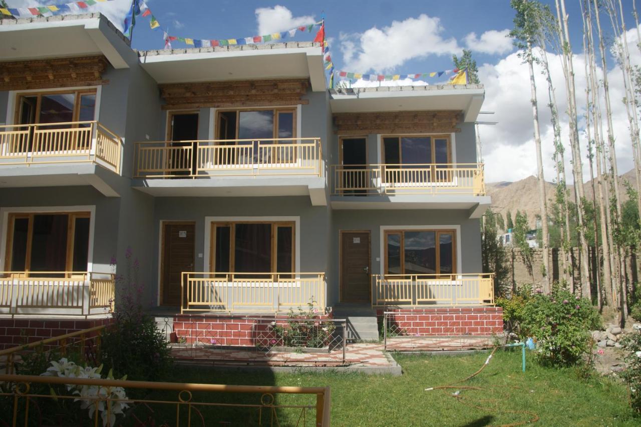 Chandan Guest House เลห์ ภายนอก รูปภาพ