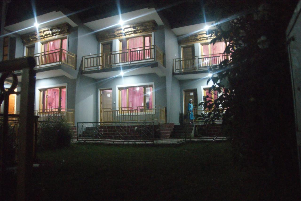 Chandan Guest House เลห์ ภายนอก รูปภาพ