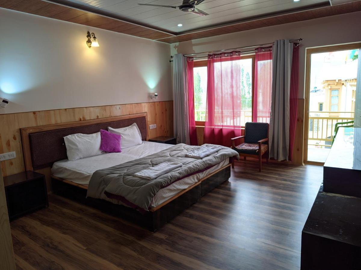 Chandan Guest House เลห์ ภายนอก รูปภาพ